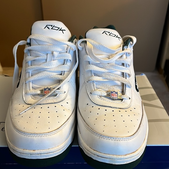 Reebok size 14 white and forest green shoe - Picture 3 of 5